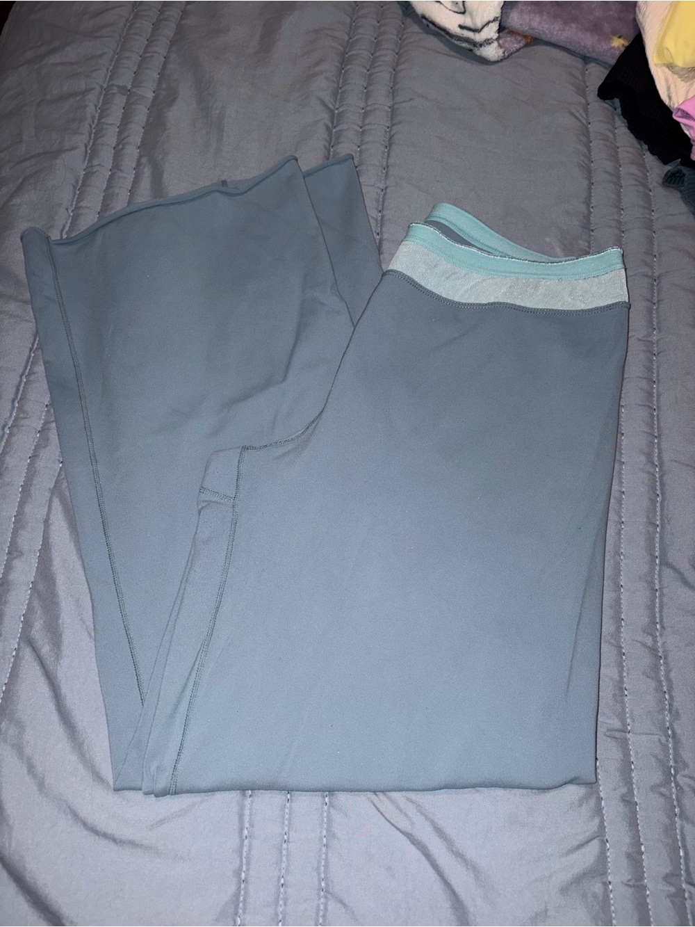 Lululemon size 8 Women's Wide-Leg Sweatpants in Dusty Blue